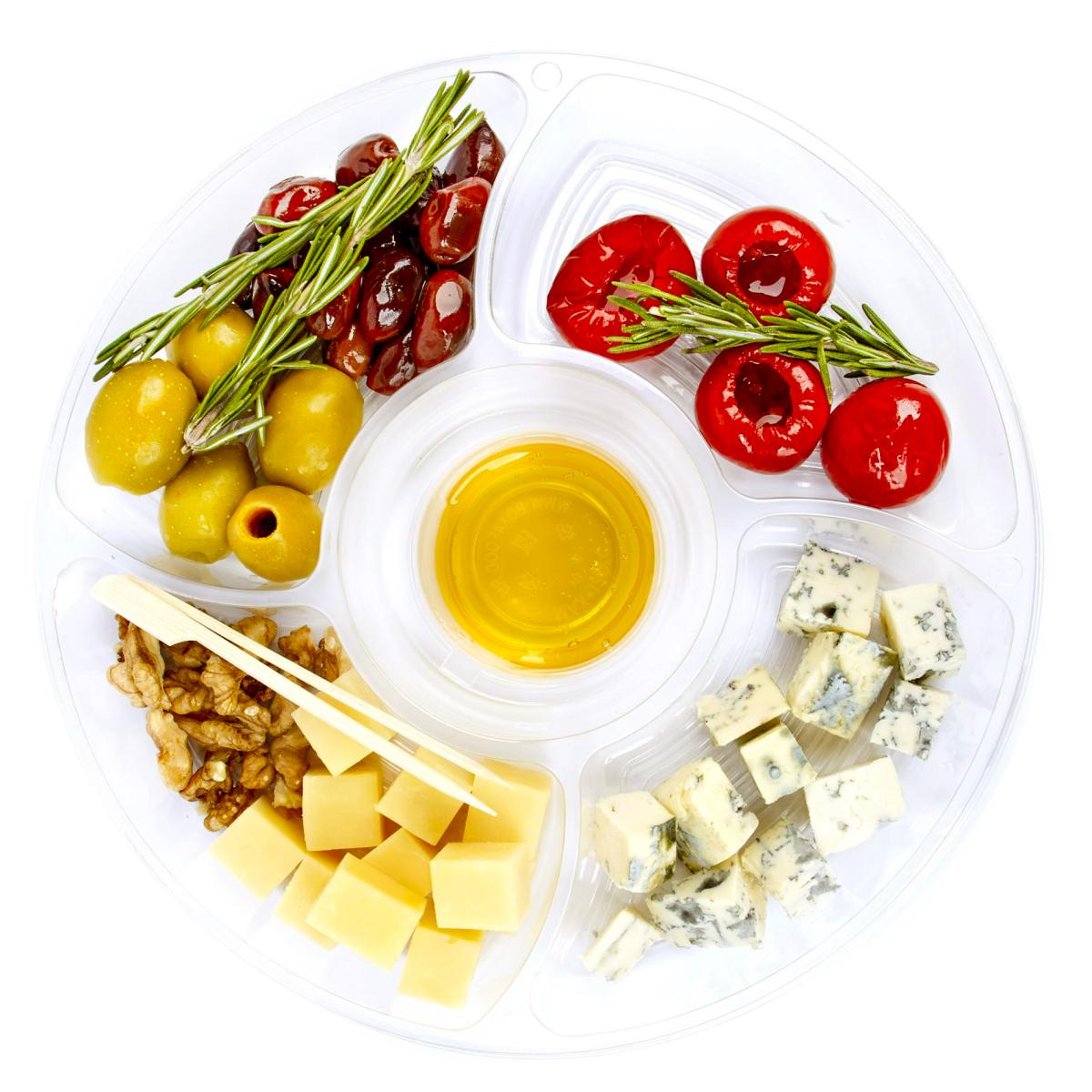 Вкусные и разнообразные рецепты сырно-колбасной тарелки
